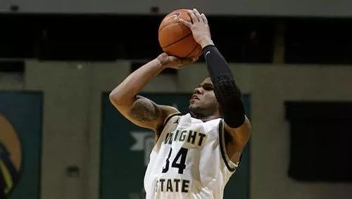 Men Roll to 76-62 Win at UMKC