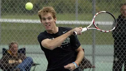 Men's Tennis Falls at Marquette
