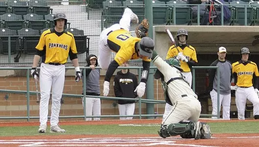 Baseball Falls in Series Finale to Milwaukee