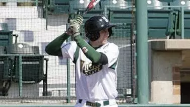 Baseball Sweeps Pair at UIC