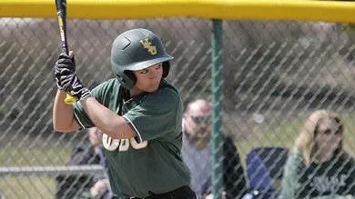 Softball Drops Decision at #11 Kentucky