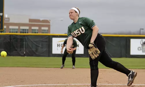 Softball Splits in Final Day of Hilltopper Classic
