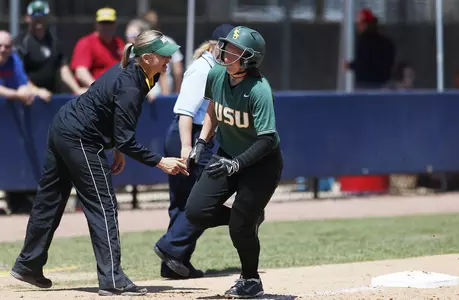 Softball Drops Pair in Opening Day of Winthrop Invitational