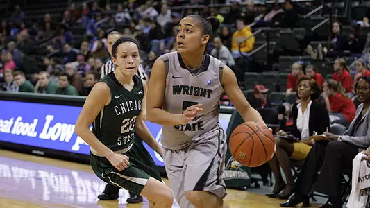 Women Roll Past Chicago State 81-40
