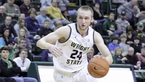 Men Hold Off Detroit 65-61