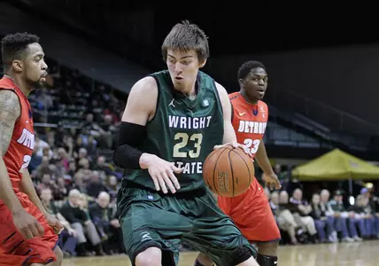 Men Roll to 73-59 Win at East Carolina in CIT First Round