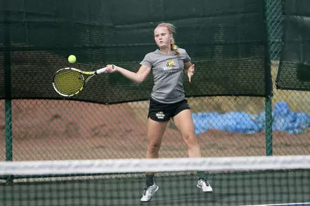 Women's Tennis Falls 4-3 at Duquesne