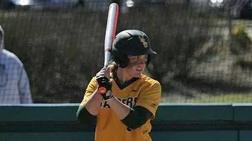 Softball Falls at Dayton