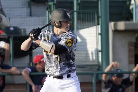 Baseball Falls in Series Opener at #18 Ole Miss