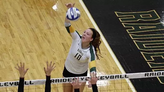 Volleyball Falls to Loyola in Hampton Inn Championship