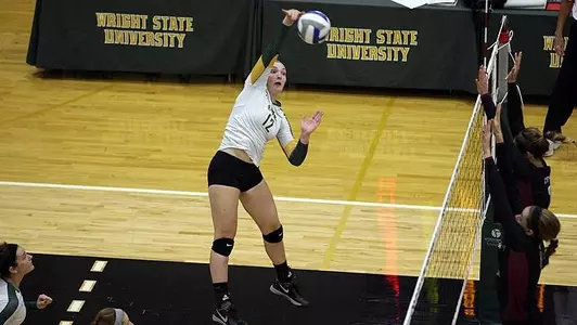Volleyball Falls in Five to Bowling Green