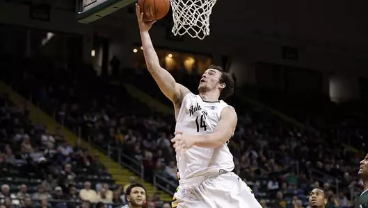 Men Roll Past Albion 68-50