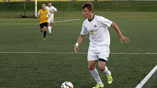 Men's Soccer Edges Milwaukee
