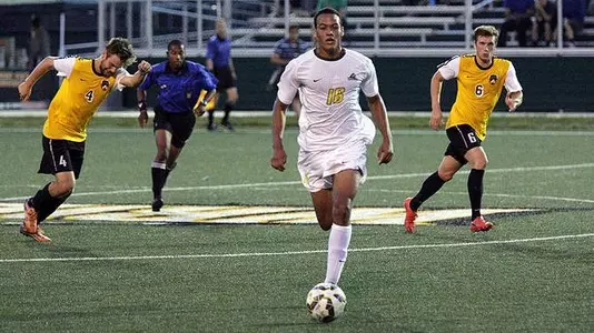 Men's Soccer Falls at UIC