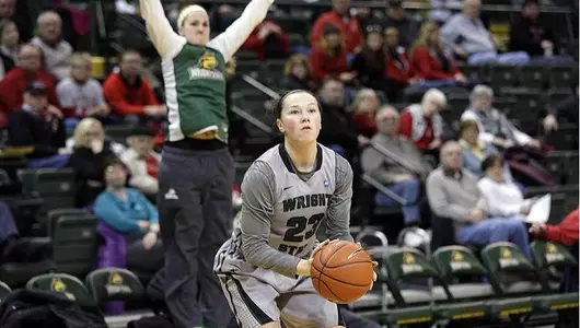Women Fall at League-Leading Green Bay