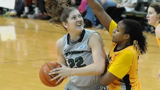 Women Defeat Oakland for 20th Win of Season