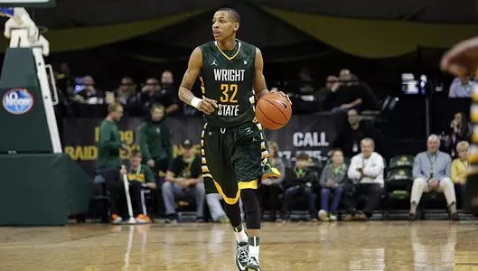 Men Drop 72-67 Decision to Cal State Northridge