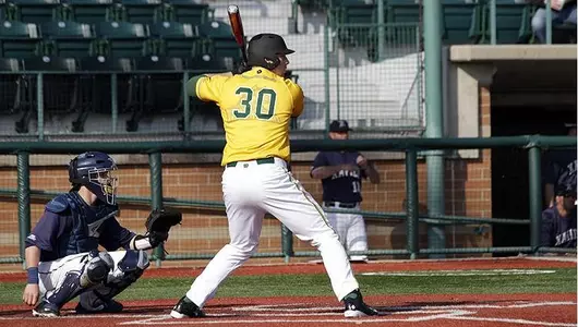 Baseball Sweeps Twinbill at Elon