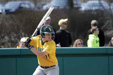 Softball Holds Off Valparaiso in HL Tournament