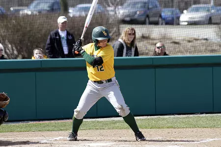 Softball Falls to Dayton