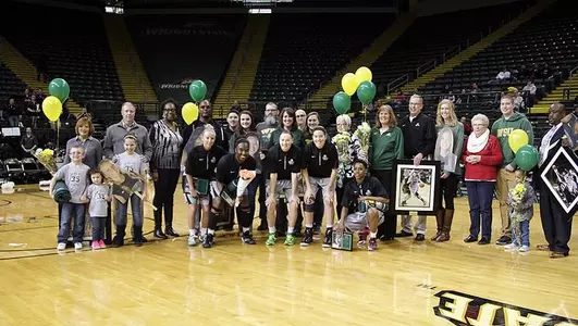 Seniors Lead Women Past Milwaukee 91-73