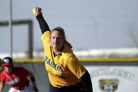 Softball Wins Series Opener at Oakland