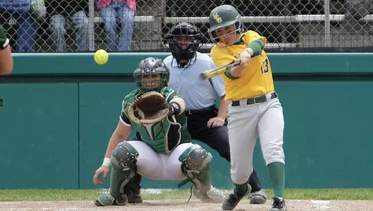 Softball Wins Twice at Samford Tournament