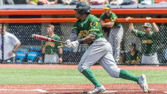 Baseball Defeats Ohio in NCAA Regionals