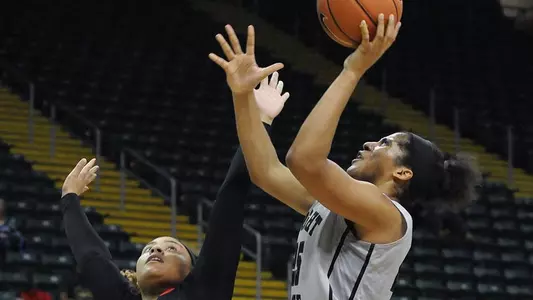 Women Drop 76-72 Decision at Illinois