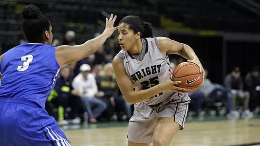 Women Win League Opener at Milwaukee