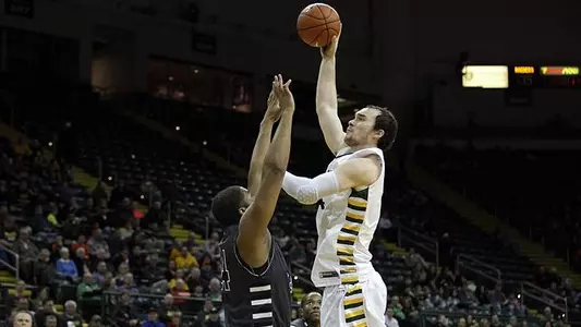 Men Hold Off Northern Kentucky on Senior Night