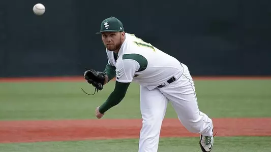 Baseball Pulls Away for 8-0 Win Over Youngstown State