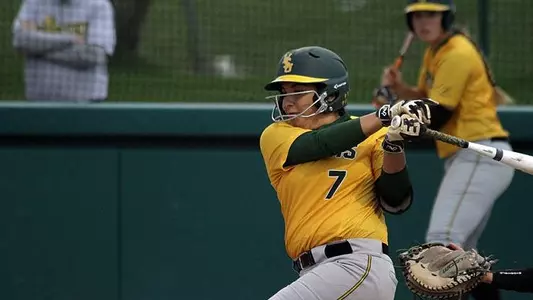 Softball Falls at Lipscomb