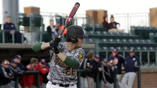 Baseball Reaches 40-Win Plateau in Series Opener at UIC