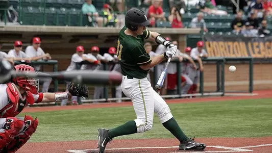 Baseball Wins HL Tournament Opener Against UIC