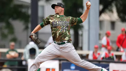 Baseball Defeats Western Michigan at Regionals to Tie Win Record