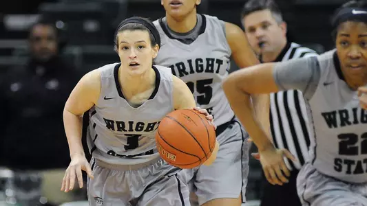 Women Dominate Second Half to Win at UIC