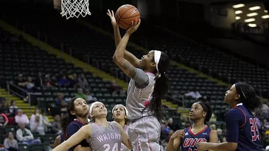 Women Win 11th Straight With Decision Over UIC