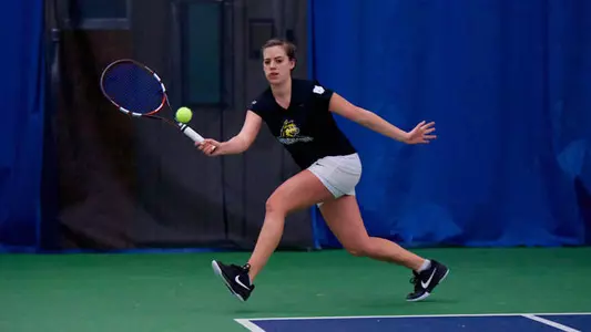 Women's Tennis Sweeps Southern Indiana