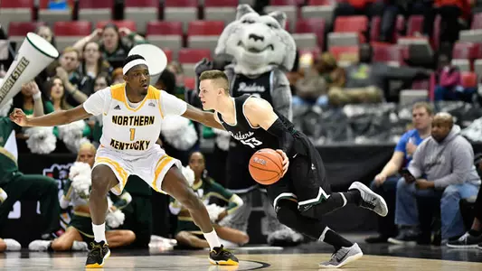 Men Fall to Northern Kentucky in HL Quarterfinals