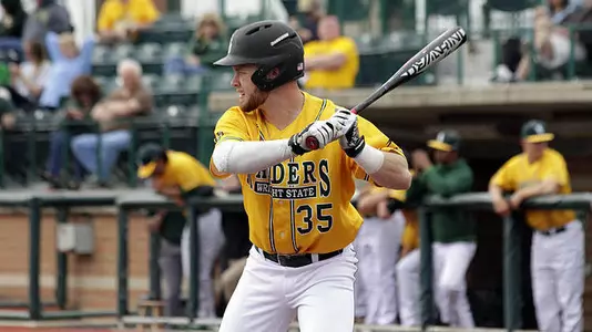 Baseball Sweeps Youngstown State