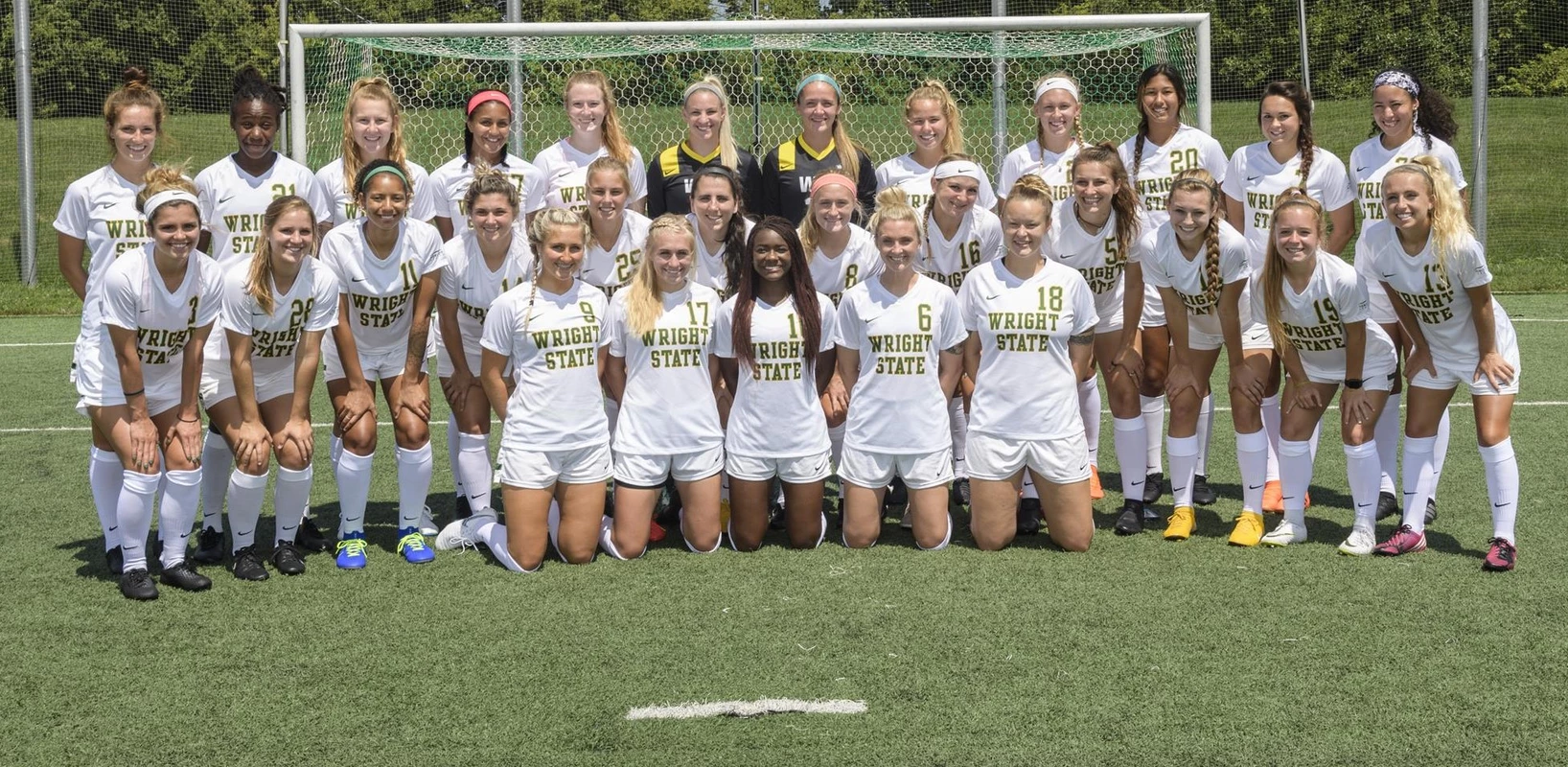 2018 Women's Soccer Team Picture