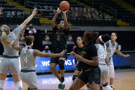 Jada Roberson (Oakland)