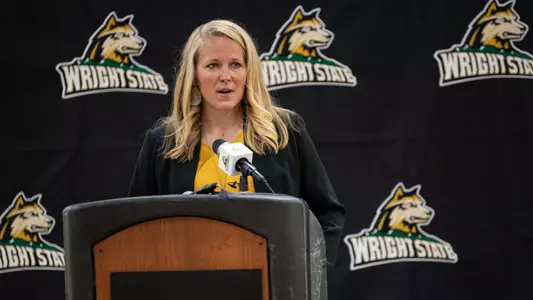 Kari Hoffman (Intro).