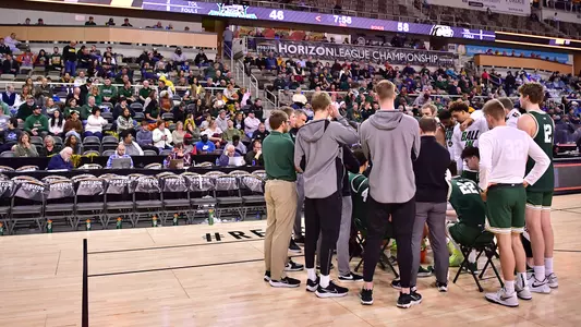 Huddle (HL Cleveland State)
