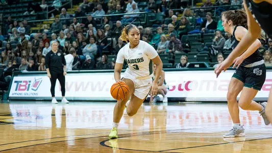 Makiya Miller vs Green Bay 2023-24 Hutchinson