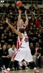 Low Places Third at 3-Point Championship