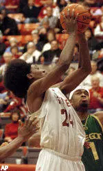 Cougars Edged By Oregon In Final Seconds, 55-52