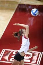 Volleyball Upsets No. 18 Arizona 3-0