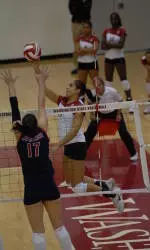Volleyball Loses at No. 8 USC 3-0